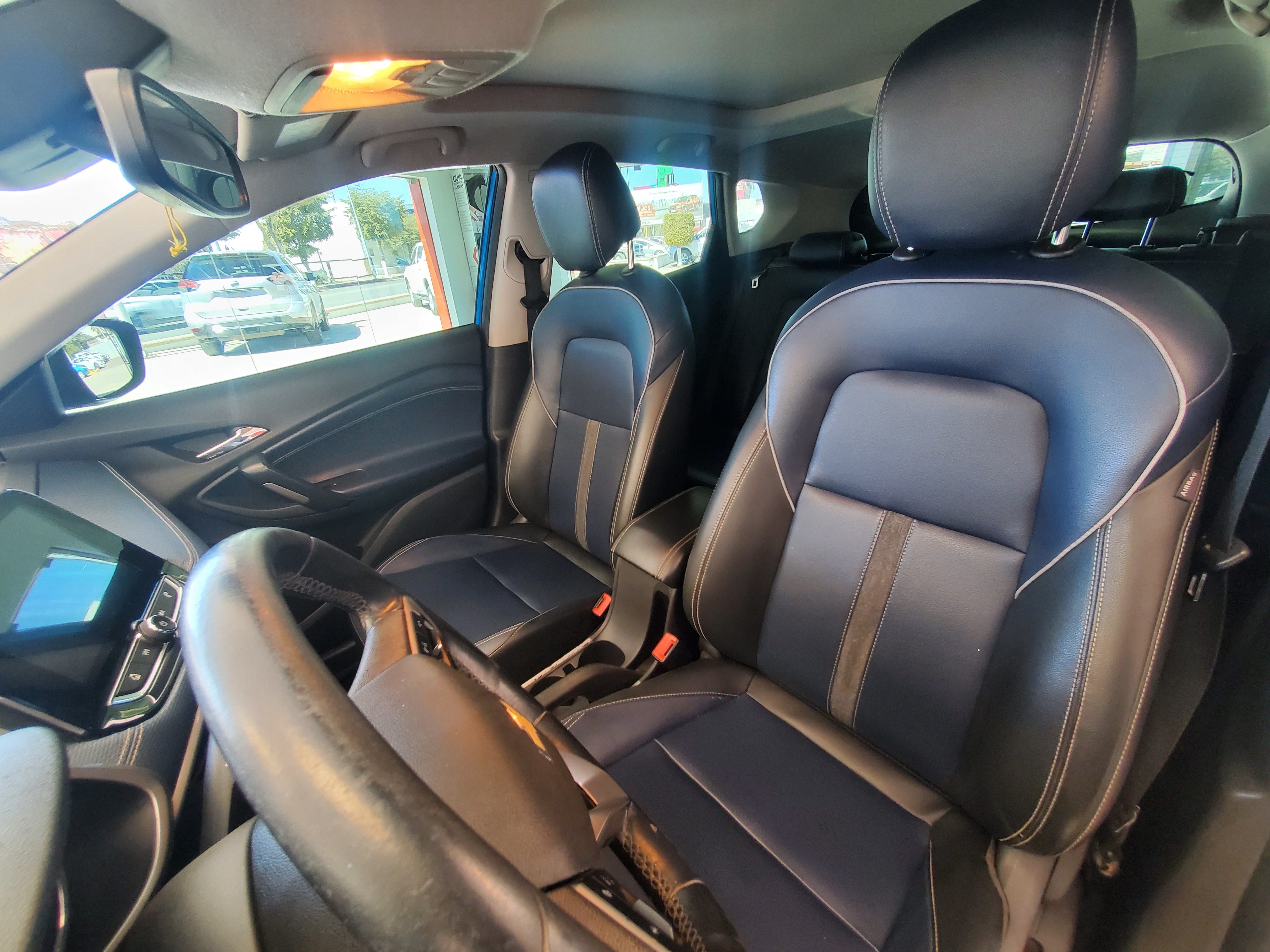 2021 Chevrolet TRACKER D 5 PTS PREMIER 12T TA F LED PIEL TP RA-17 BITONO